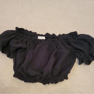 NEVER WORN! Stylish versatile on or off the shoulder top!